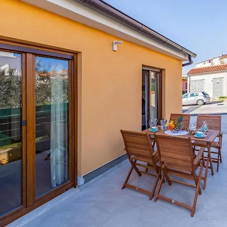 2 Bedroom Amazing In Póla
