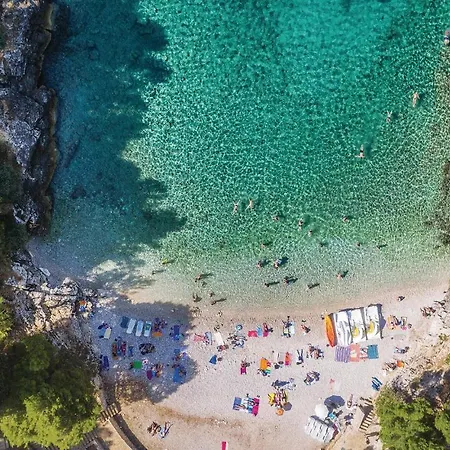 2 Bedroom Amazing In Hotel Pula